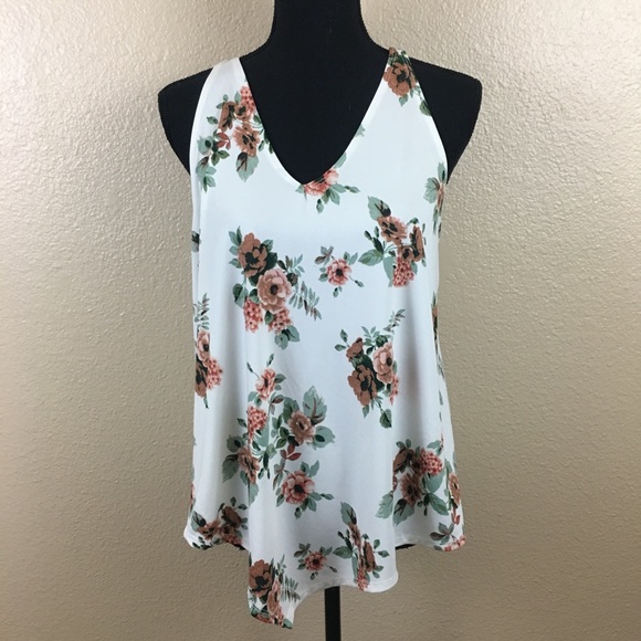 First Love Tops - First Love floral sleeveless blouse sz XL